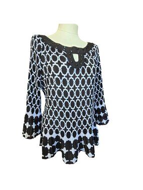 Black & White Tunic Top Pleated With Beaded Keyhole Neckline JJ4388